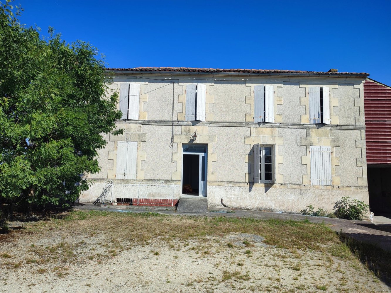 4 bedrooms House in Charente, France No. 301447