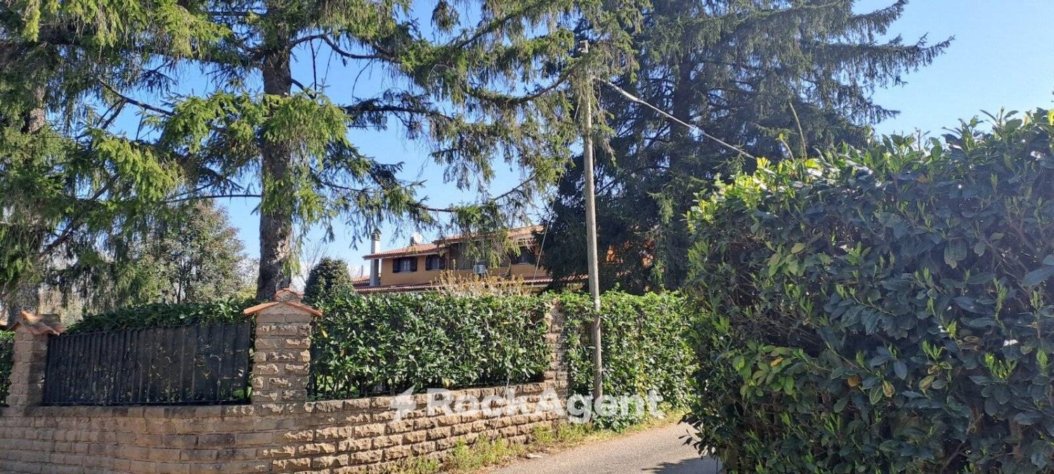 3 bedrooms Villa in Oriolo Romano, Italy No. 262763