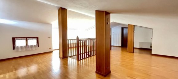 8-salle Villa à Loria, Italy No. 144176 31