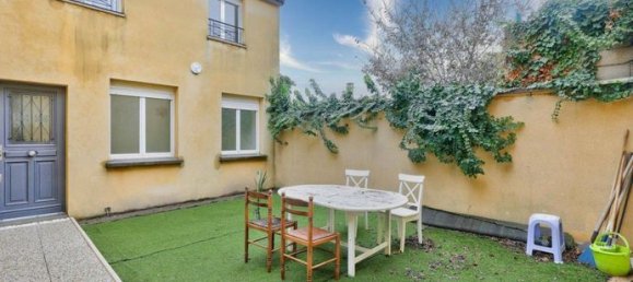 3 Schlafzimmer Haus in Saint-Denis, France, Nr. 315704 7