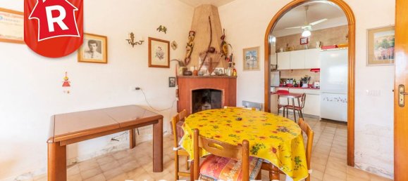 Дом с 5 комнатами в Лечче, Италия № 275352 34