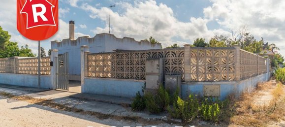 Дом с 5 комнатами в Лечче, Италия № 275352 8