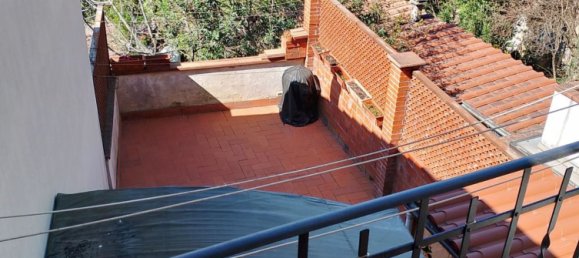 4 rooms Apartment in Campi Bisenzio, Italy No. 49177 10