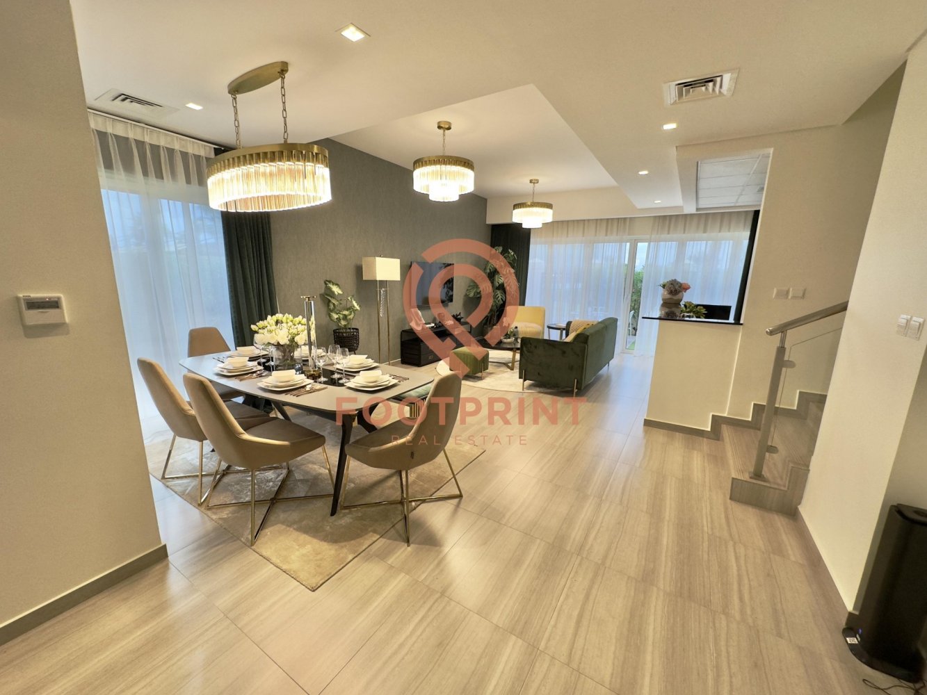 Adosado de 4 dormitorios en Dubai, UAE No. 23743