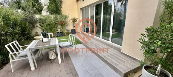 Adosado de 4 dormitorios en Dubai, UAE No. 23743 5