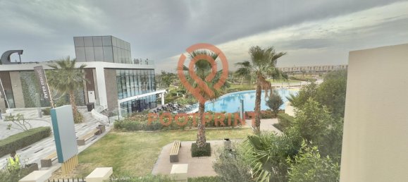 Adosado de 4 dormitorios en Dubai, UAE No. 23743 4