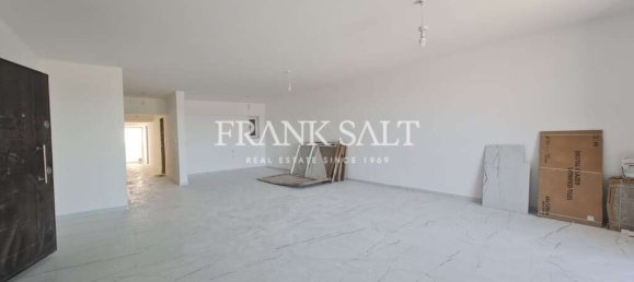 3 Schlafzimmer Wohnung in Santa Venera, Malta, Nr. 3027 3