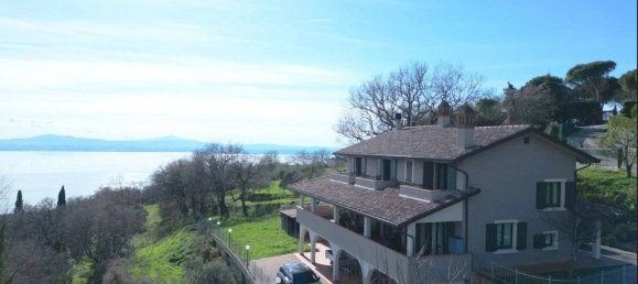 4 bedrooms Villa in Passignano sul Trasimeno, Italy No. 55677 2