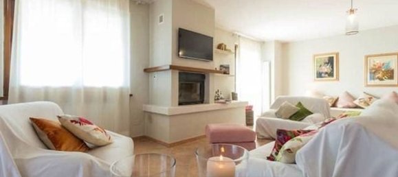 4 bedrooms Villa in Passignano sul Trasimeno, Italy No. 55677 7