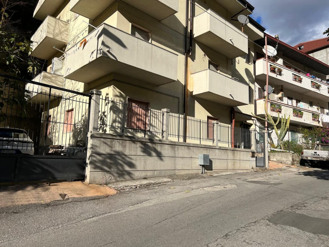 Casa de 8 habitaciónes en Reggio Calabria, Italy No. 255183
