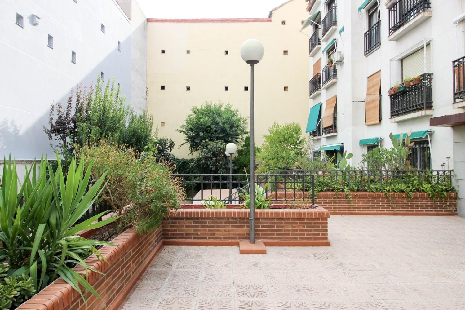 1 bedroom Apartment in Madrid, Spain No. 167453