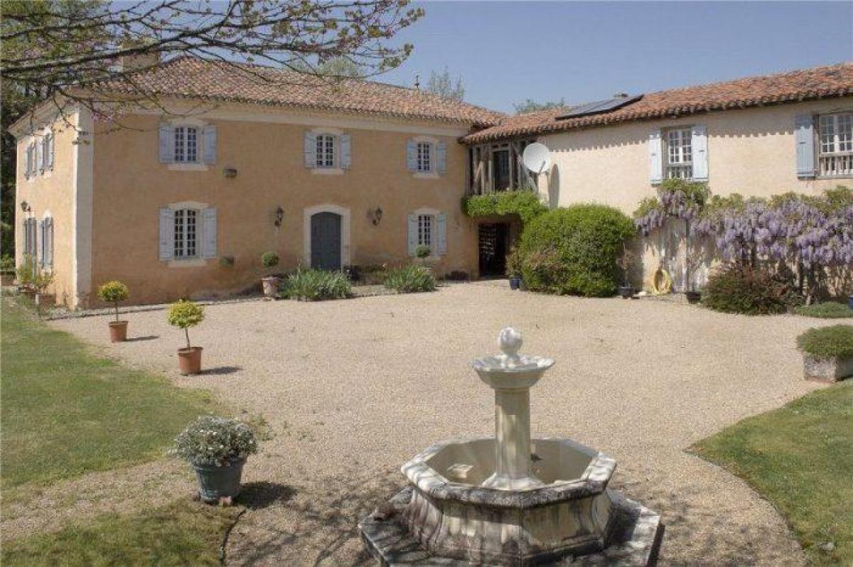 5 bedrooms Land in Mirande, France No. 21538