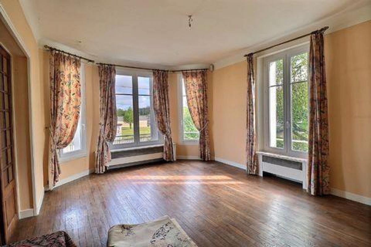 7 bedrooms House in La Souterraine, France No. 29926