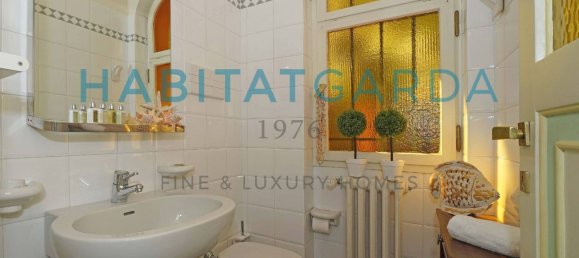 7 rooms Villa in Gardone Riviera, Italy No. 121495 17