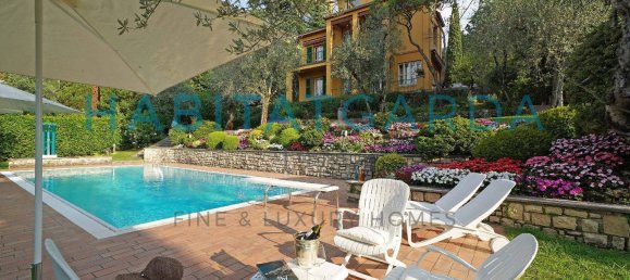 7 rooms Villa in Gardone Riviera, Italy No. 121495 2