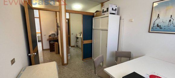 Офис с 4 комнатами в Сенигаллия, Италия № 25509 9