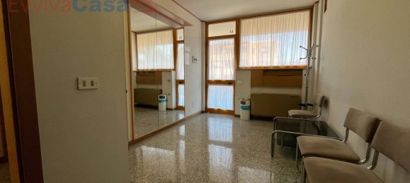 Офис с 4 комнатами в Сенигаллия, Италия № 25509 5