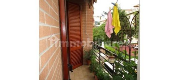 Apartamento de 4 habitaciónes en Montevarchi, Italy No. 74516 8