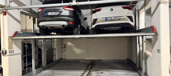 موقف سيارات في Dusseldorf, Germany رقم 340201 2