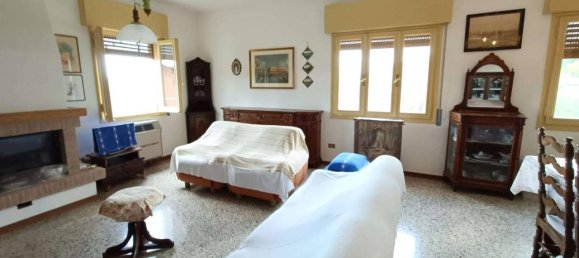 4-Zimmer Haus in Viano, Italy, Nr. 158105 13