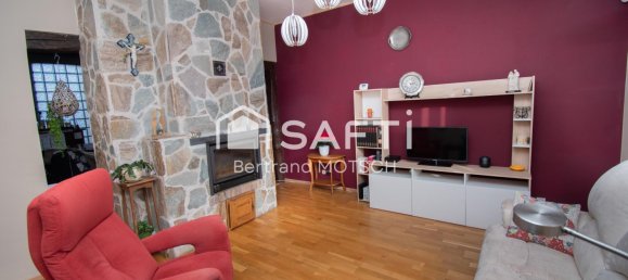 5 bedrooms House in Gorcy, France No. 51746 16