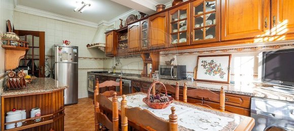 5 bedrooms House in Corroios, Portugal No. 164021 4