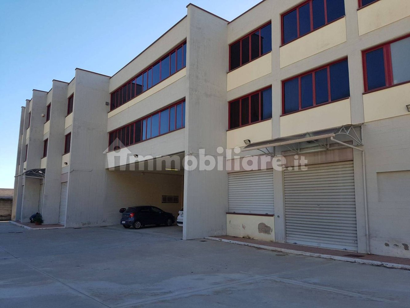 Armazém de 5 divisões em Palermo, Italy N.º 259401