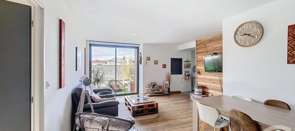 4 bedrooms House in Saint-Bonnet-de-Rochefort, France No. 201236 4