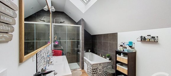 4 bedrooms House in Saint-Bonnet-de-Rochefort, France No. 201236 10