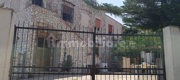 4 bedrooms Villa in Balestrate, Italy No. 268429 3