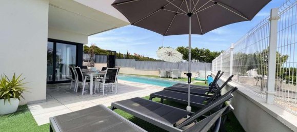 3 bedrooms Villa in San Miguel de Salinas, Spain No. 12741 5