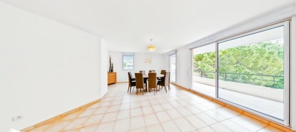 3 bedrooms Apartment in Marseille, France No. 312483 3