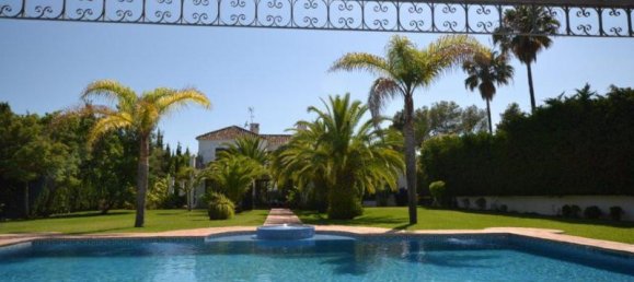 6 bedrooms Villa in Marbella, Spain No. 45663 2