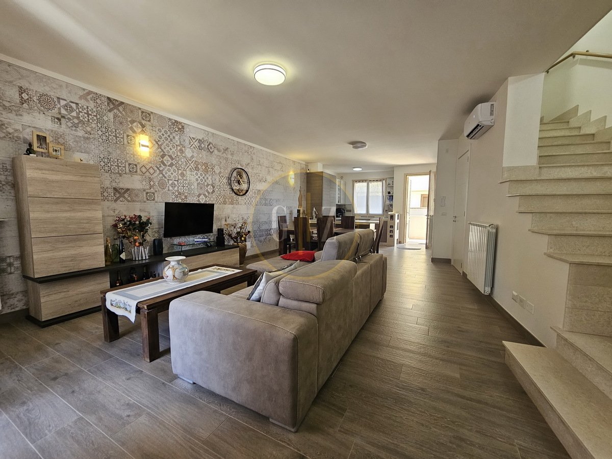 Дом с 3 спальнями в Calimera, Италия № 381944