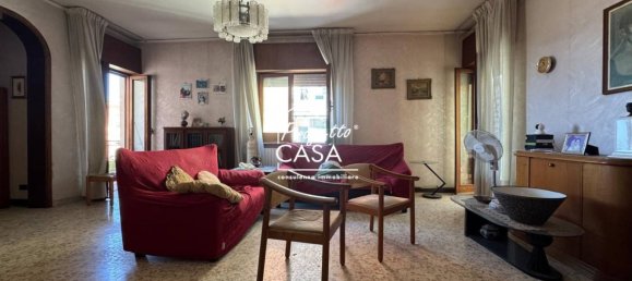 2 Schlafzimmer Wohnung in San Giorgio a Cremano, Italy, Nr. 260922 4