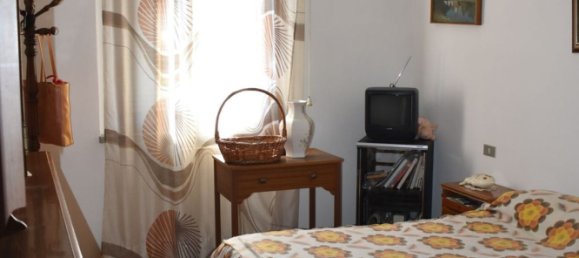 3 rooms Apartment in Gambassi Terme, Italy No. 66150 17