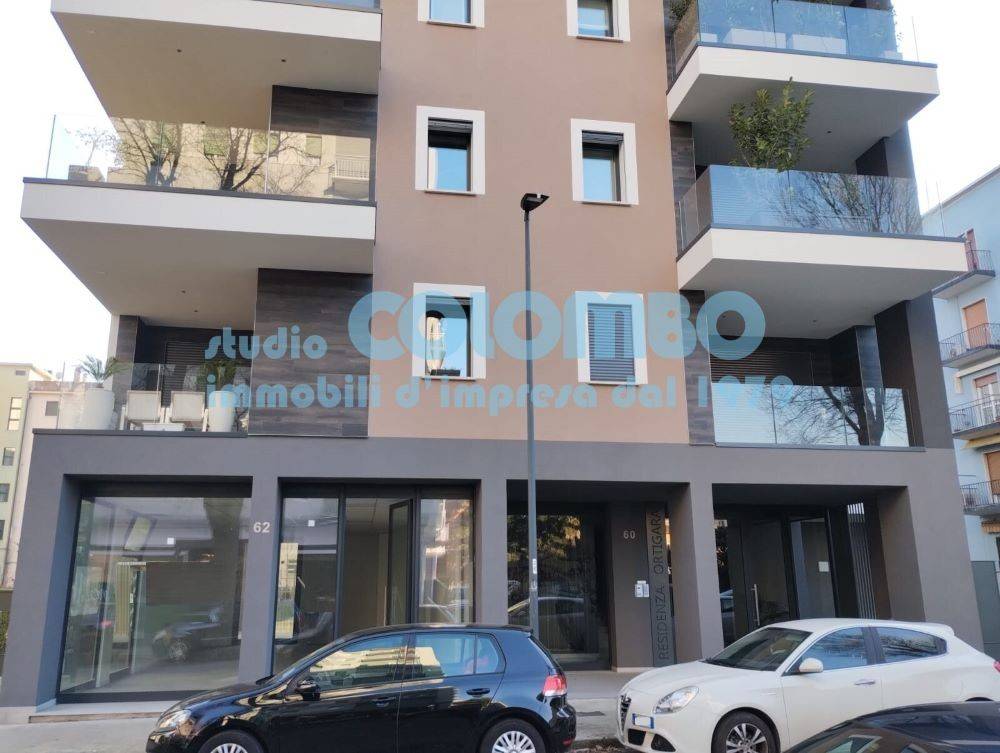 2-Zimmer Gewerbliche Immobilie in Brescia, Italy, Nr. 260734