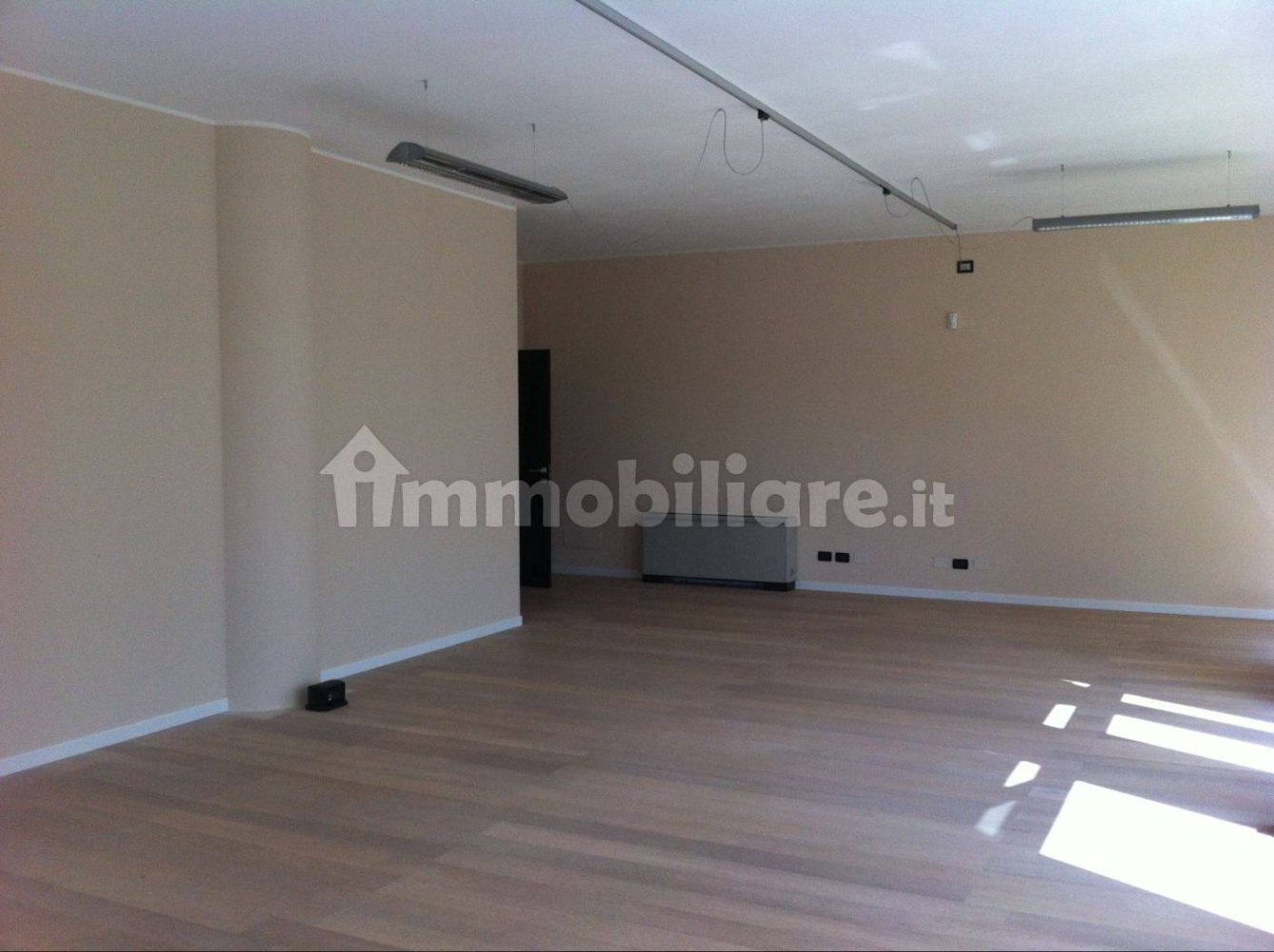 3 rooms Office in Viareggio, Italy No. 255628