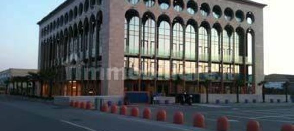 3 rooms Office in Viareggio, Italy No. 255628 2