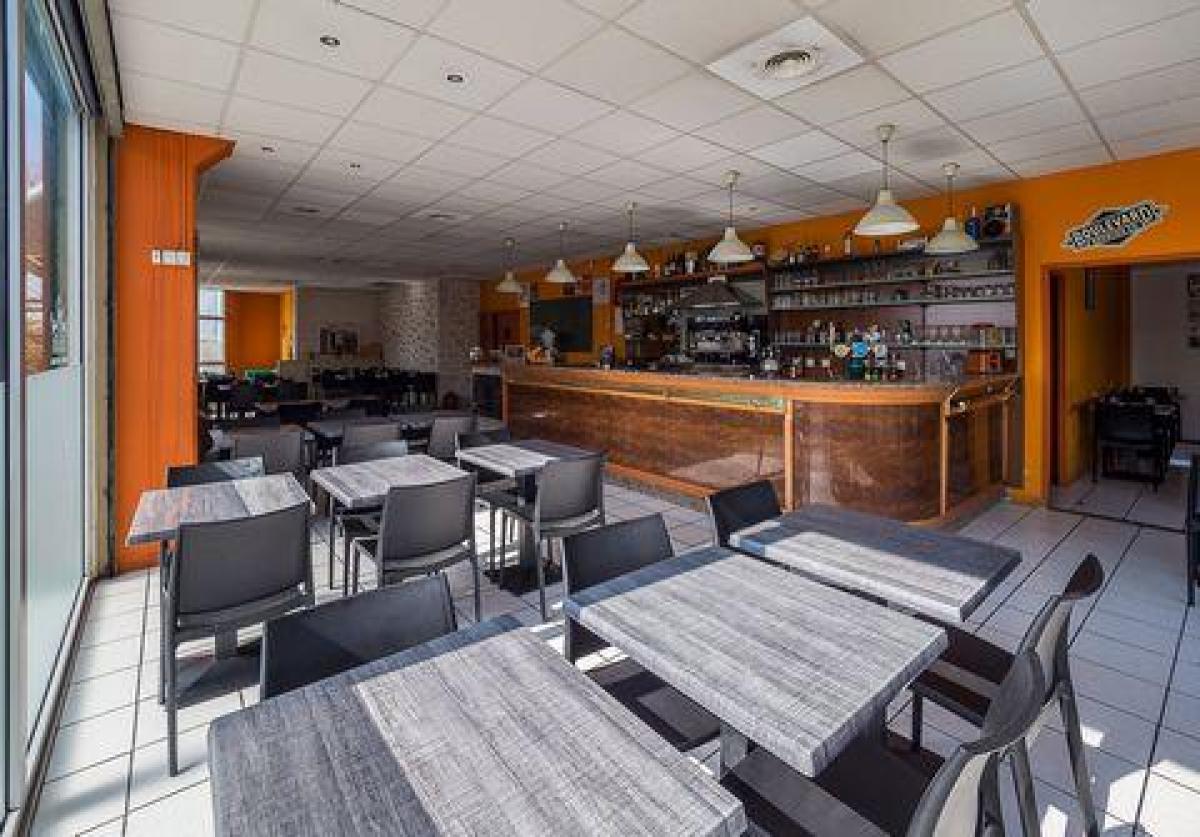 4 bedrooms Office in Vitrolles, France No. 18214