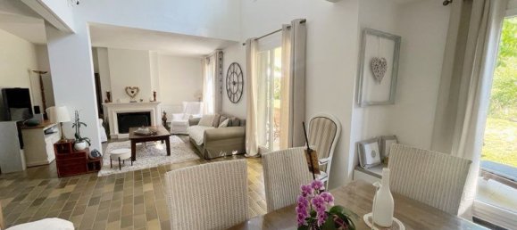 Casa de 4 dormitorios en Asnieres-sur-Oise, France No. 323398 2