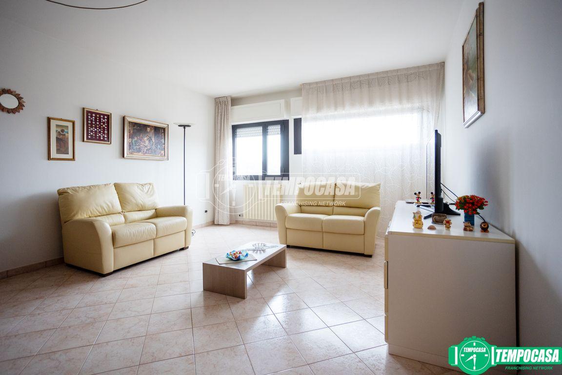 Apartamento de 4 divisões em La Spezia, Italy N.º 34190
