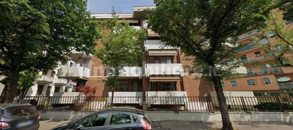 Apartamento de 2 dormitorios en Verona, Italy No. 277245 2