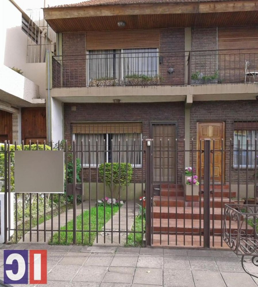 3 bedrooms House in Moron, Argentina No. 91831