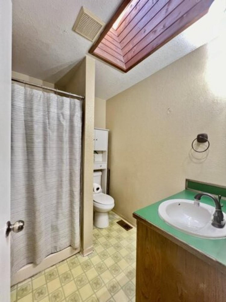 Casa de 3 dormitorios en Klamath Falls, USA No. 415744