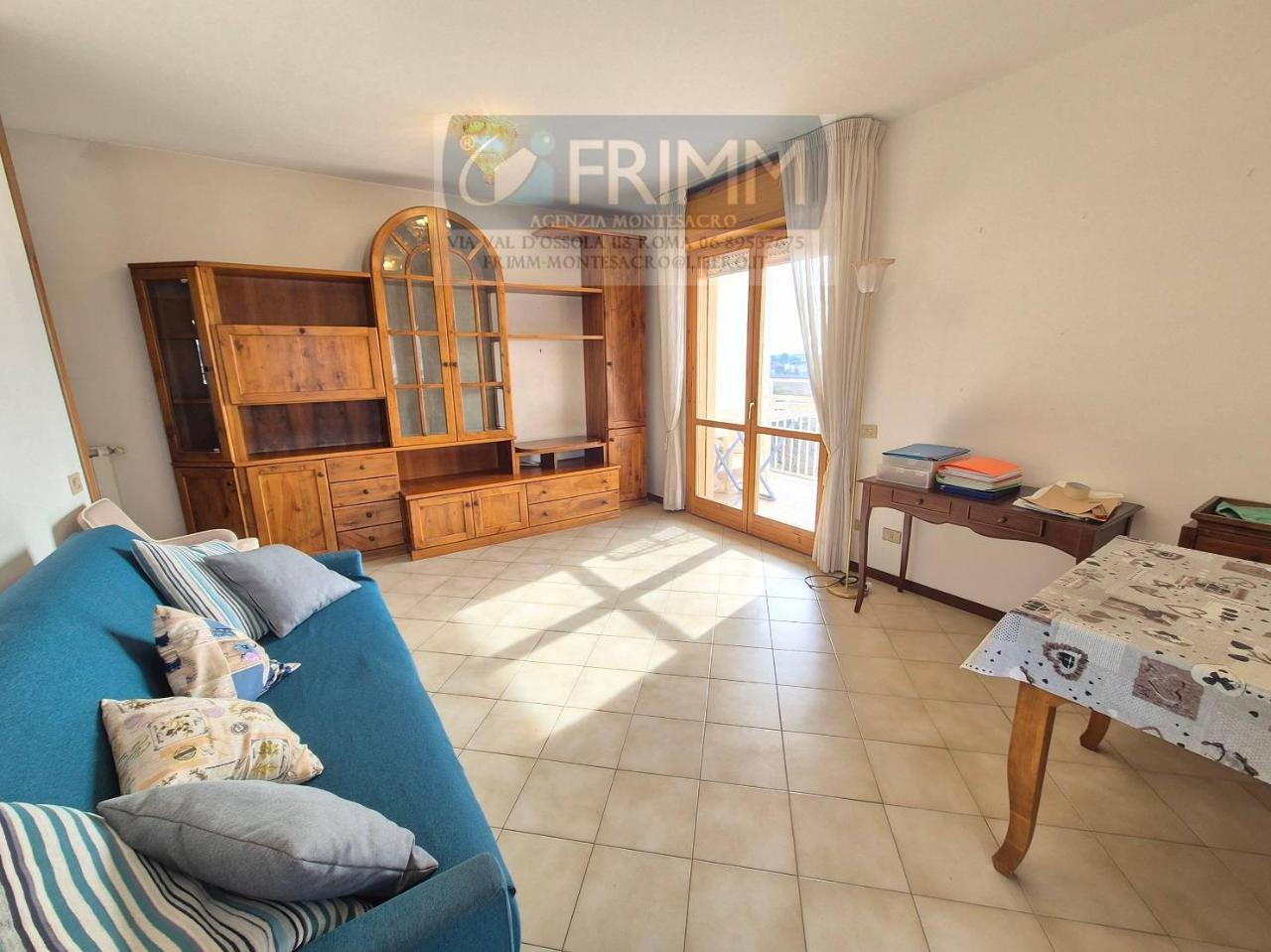 3 rooms Apartment in Rome, Italy No. 30873