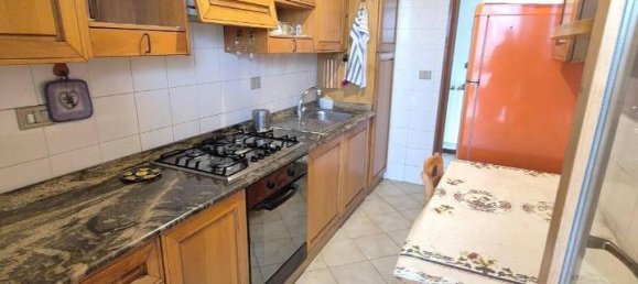 3 rooms Apartment in Rome, Italy No. 30873 3