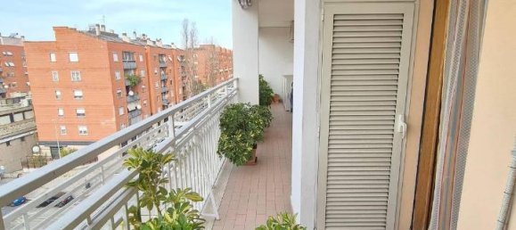 3 rooms Apartment in Rome, Italy No. 30873 12