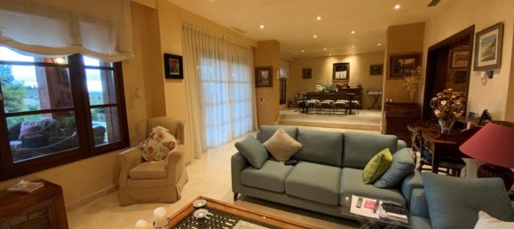 Villa de 5 dormitorios en Marbella, Spain No. 147515 3