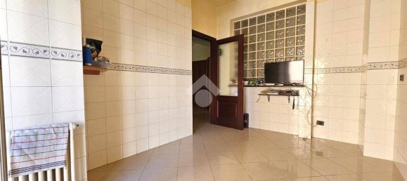 2 bedrooms Apartment in Naples, Italy No. 31594 6